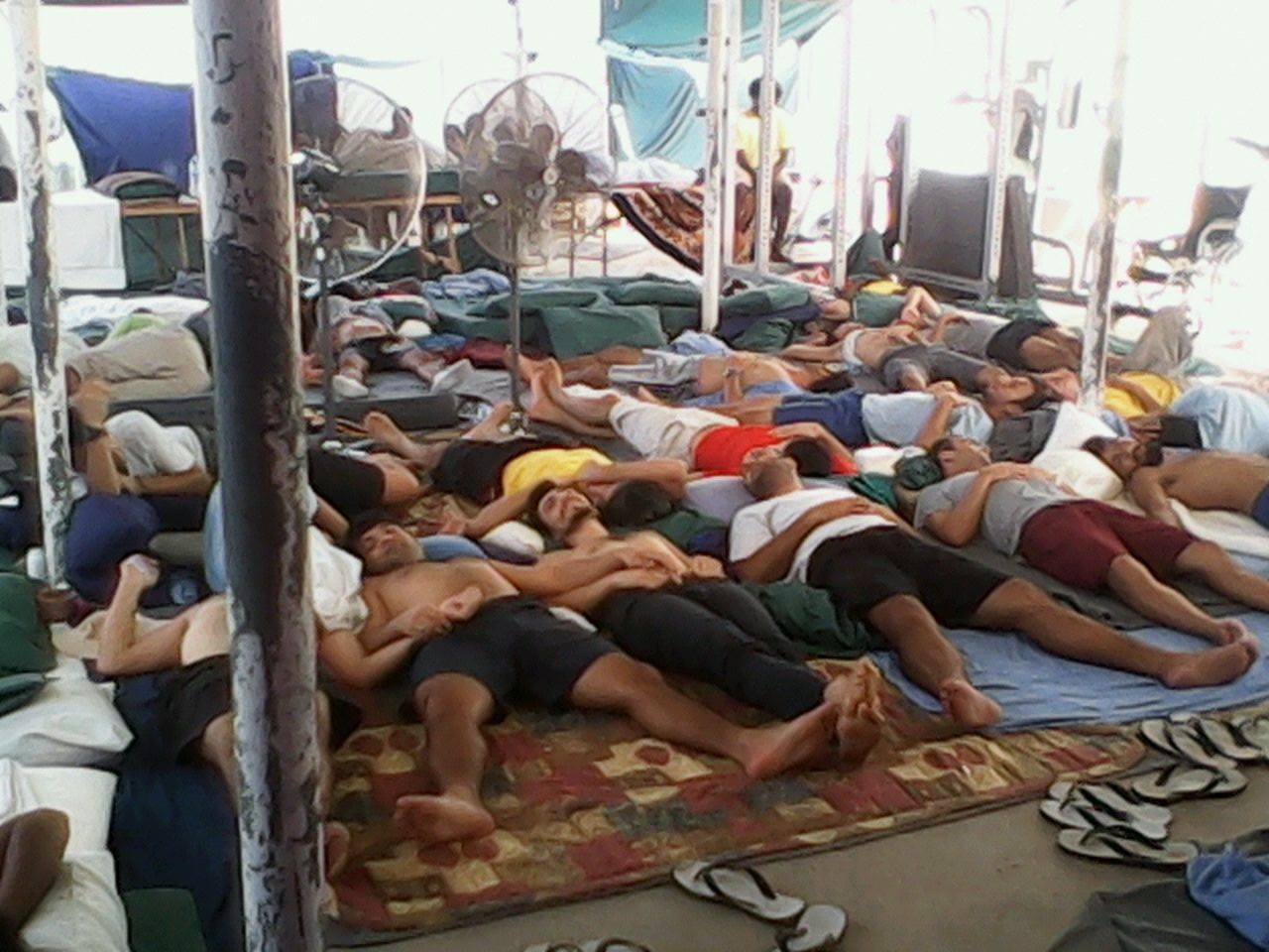 Hundreds still protest on Manus island after eleven days of hunger ...