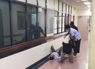 Manus refugees urge Labor to abide by policy on medical transfers